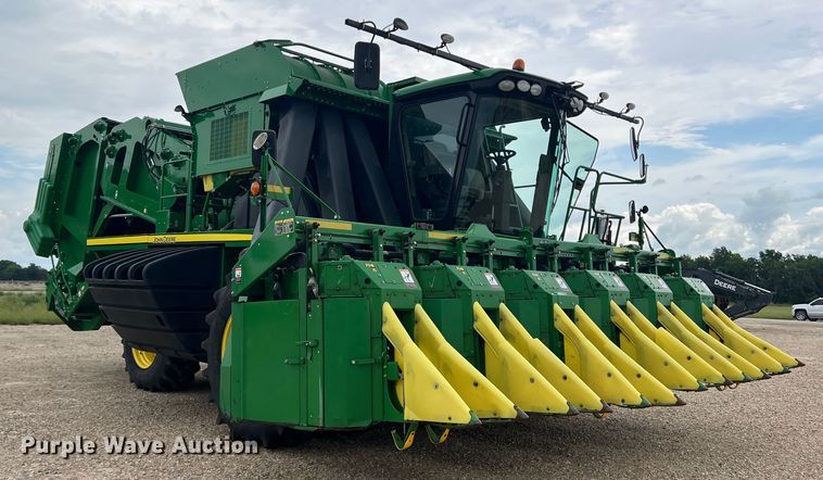 image for item DK7747 2018 John Deere CP690  RWA cotton picker