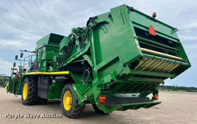image for item DK7747 2018 John Deere CP690  RWA cotton picker