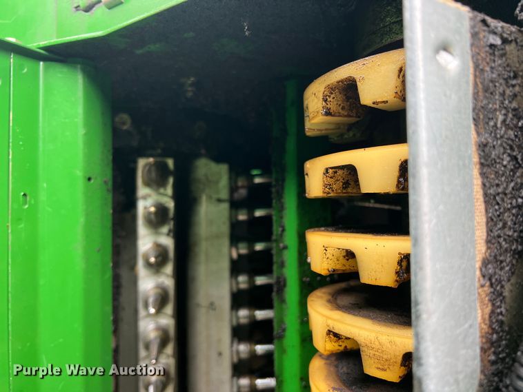 image for item DK7747 2018 John Deere CP690  RWA cotton picker