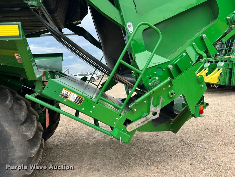 image for item DK7747 2018 John Deere CP690  RWA cotton picker