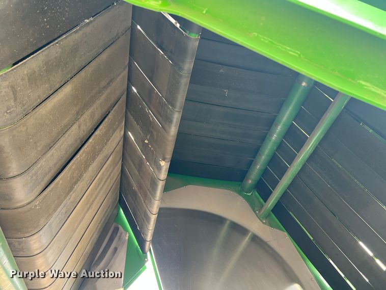 image for item DK7747 2018 John Deere CP690  RWA cotton picker