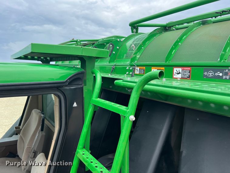 image for item DK7747 2018 John Deere CP690  RWA cotton picker