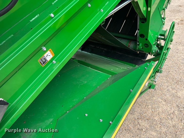 image for item DK7747 2018 John Deere CP690  RWA cotton picker