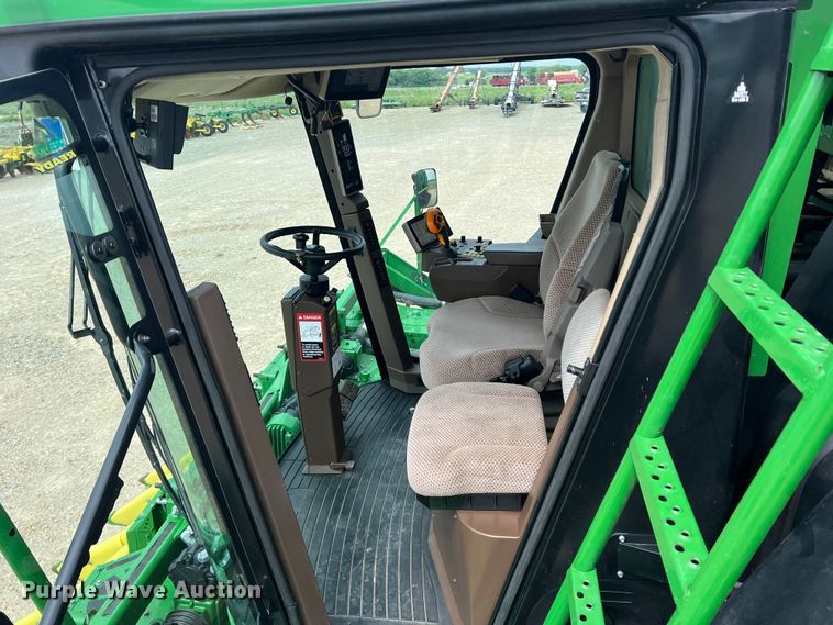 image for item DK7747 2018 John Deere CP690  RWA cotton picker