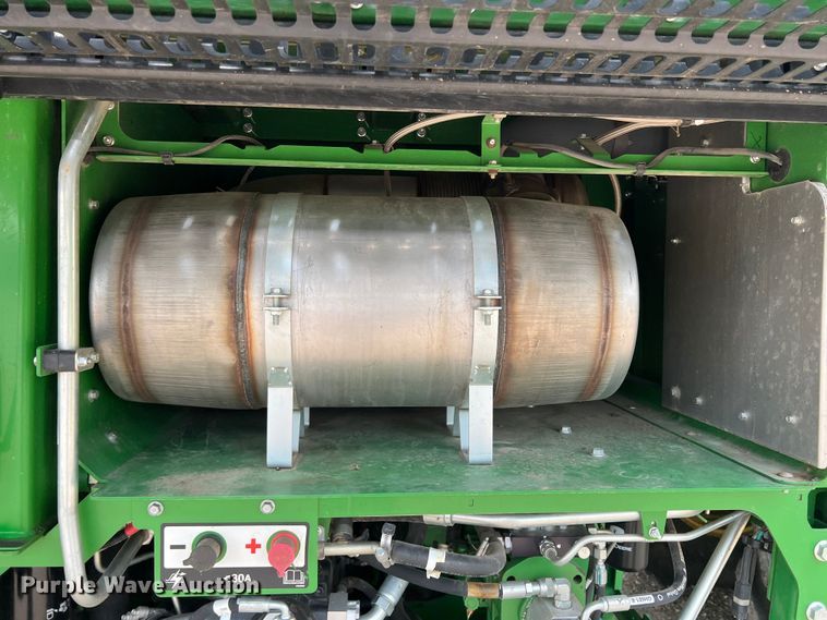 image for item DK7747 2018 John Deere CP690  RWA cotton picker