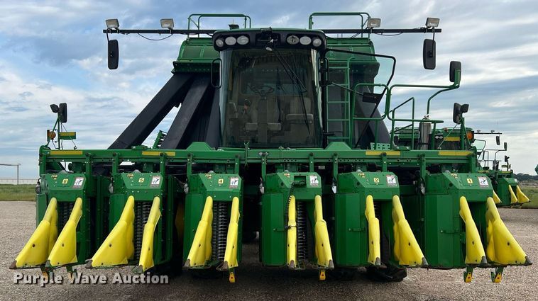 image for item DK7748 2014 John Deere 7760  RWA cotton picker