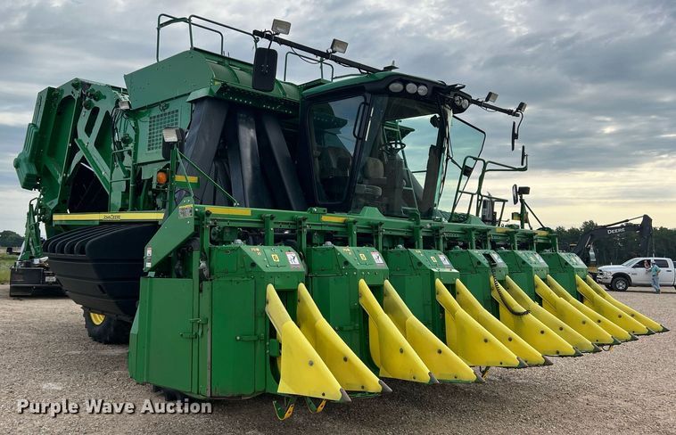 image for item DK7748 2014 John Deere 7760  RWA cotton picker