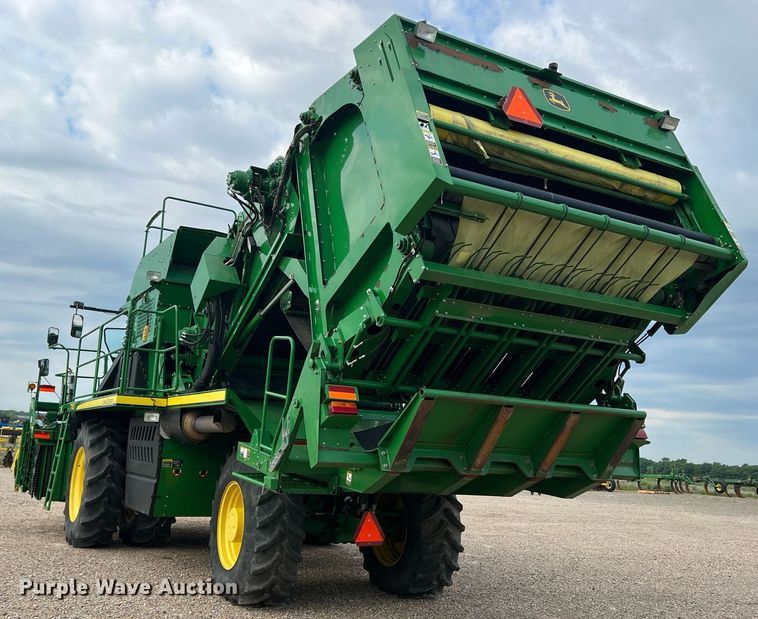 image for item DK7748 2014 John Deere 7760  RWA cotton picker