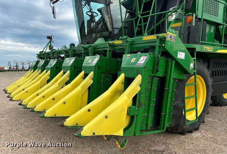 image for item DK7748 2014 John Deere 7760  RWA cotton picker
