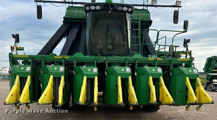 image for item DK7748 2014 John Deere 7760  RWA cotton picker