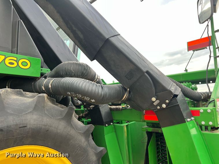 image for item DK7748 2014 John Deere 7760  RWA cotton picker