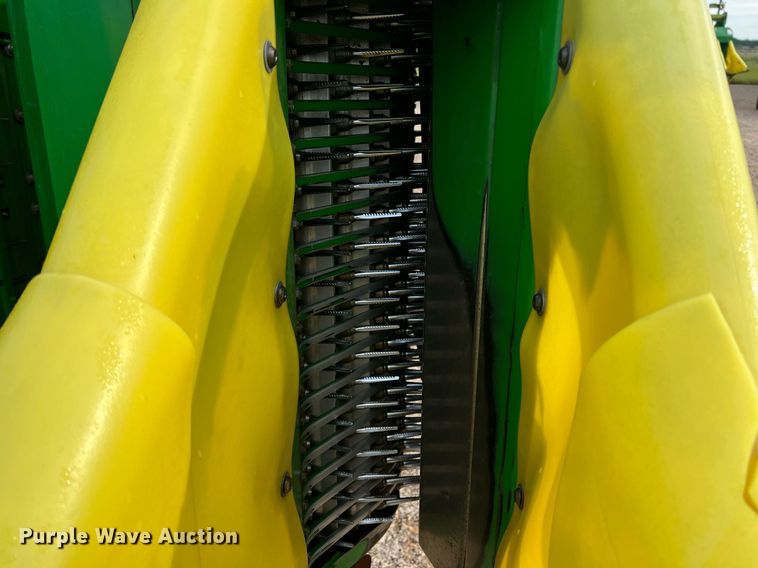 image for item DK7748 2014 John Deere 7760  RWA cotton picker