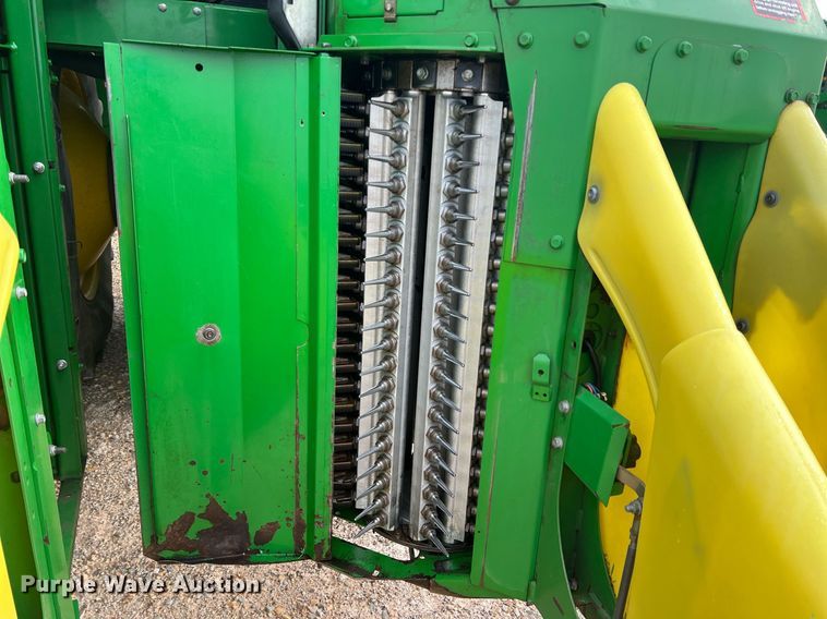image for item DK7748 2014 John Deere 7760  RWA cotton picker