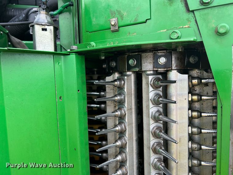 image for item DK7748 2014 John Deere 7760  RWA cotton picker