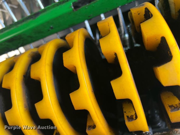 image for item DK7748 2014 John Deere 7760  RWA cotton picker