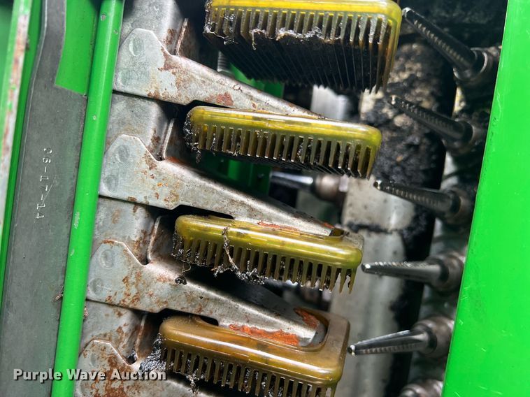 image for item DK7748 2014 John Deere 7760  RWA cotton picker