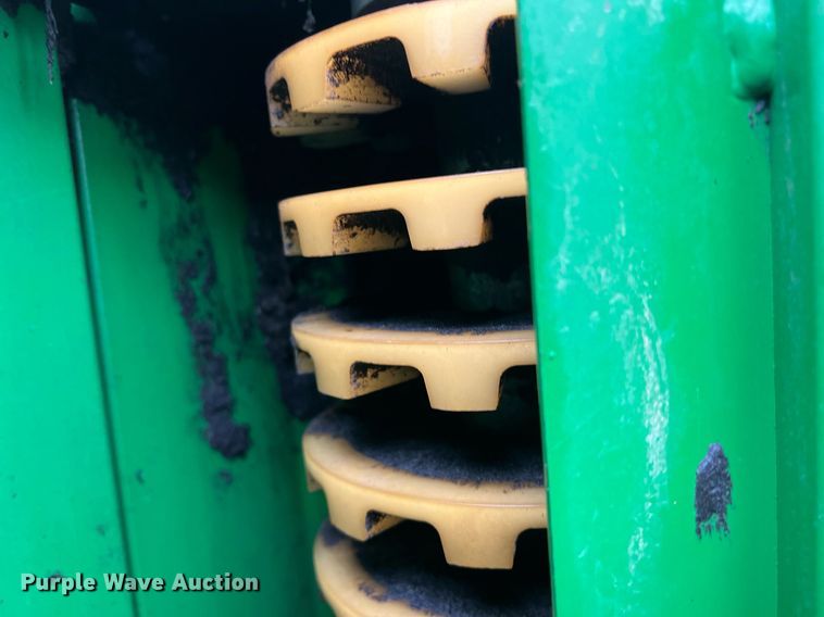 image for item DK7748 2014 John Deere 7760  RWA cotton picker