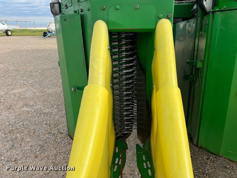 image for item DK7748 2014 John Deere 7760  RWA cotton picker