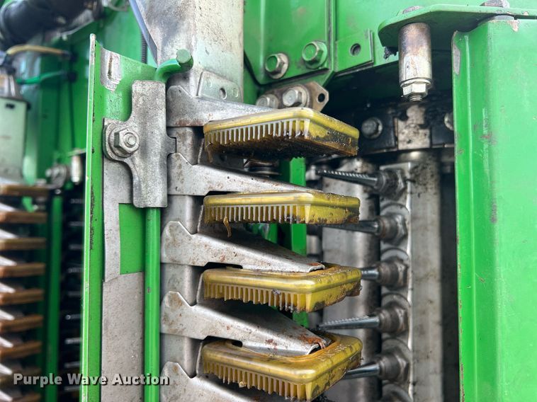 image for item DK7748 2014 John Deere 7760  RWA cotton picker