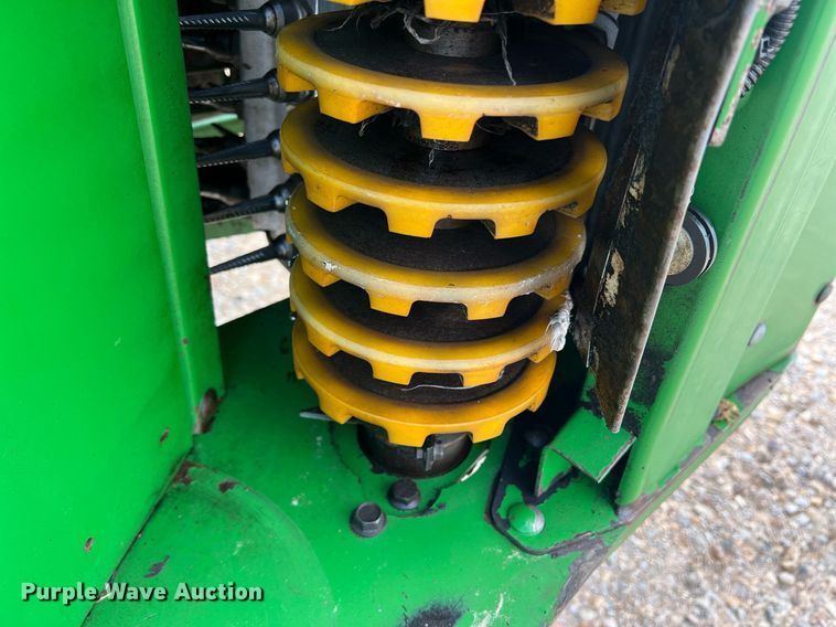 image for item DK7748 2014 John Deere 7760  RWA cotton picker