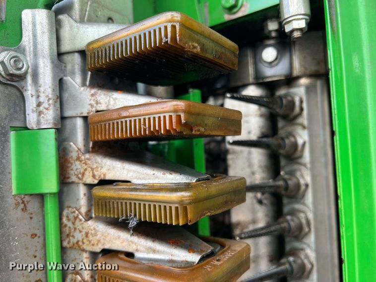 image for item DK7748 2014 John Deere 7760  RWA cotton picker