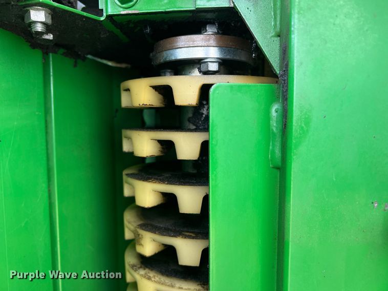 image for item DK7748 2014 John Deere 7760  RWA cotton picker