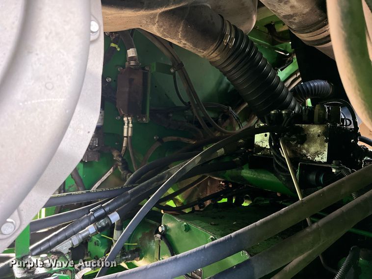 image for item DK7748 2014 John Deere 7760  RWA cotton picker