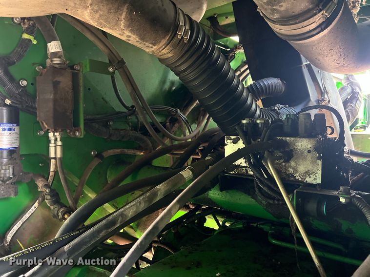 image for item DK7748 2014 John Deere 7760  RWA cotton picker