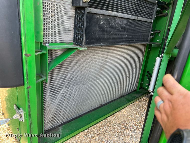 image for item DK7748 2014 John Deere 7760  RWA cotton picker