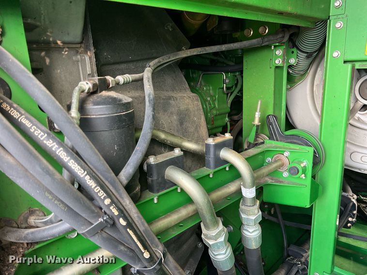 image for item DK7748 2014 John Deere 7760  RWA cotton picker