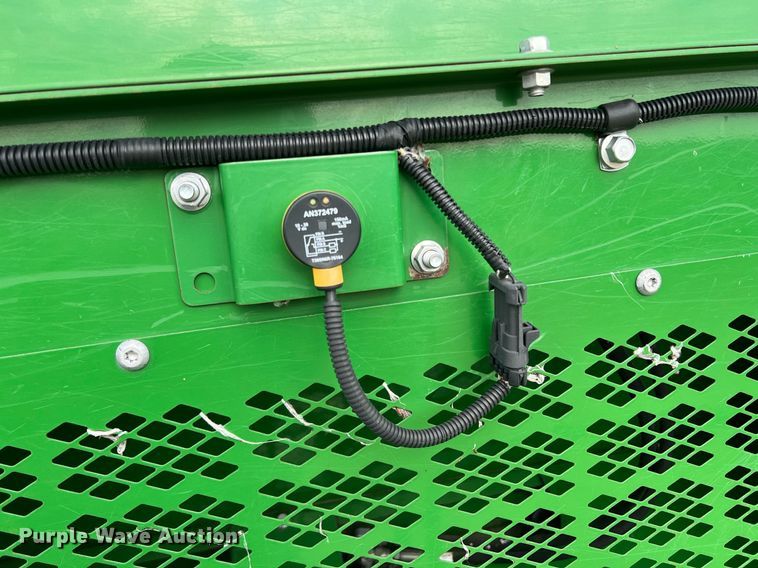 image for item DK7748 2014 John Deere 7760  RWA cotton picker