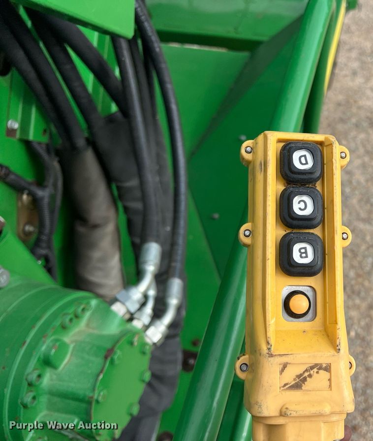 image for item DK7748 2014 John Deere 7760  RWA cotton picker