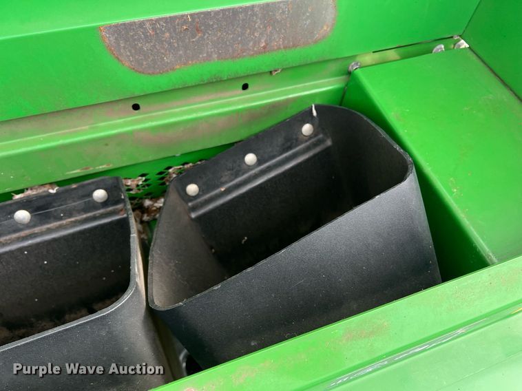 image for item DK7748 2014 John Deere 7760  RWA cotton picker