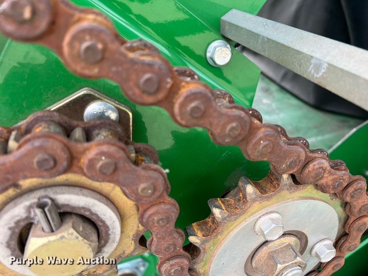 image for item DK7748 2014 John Deere 7760  RWA cotton picker