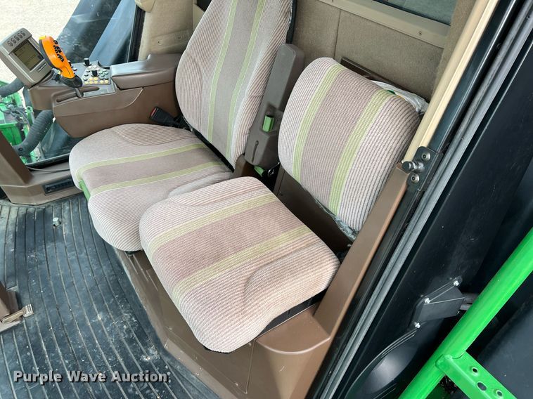 image for item DK7748 2014 John Deere 7760  RWA cotton picker