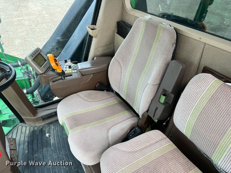 image for item DK7748 2014 John Deere 7760  RWA cotton picker