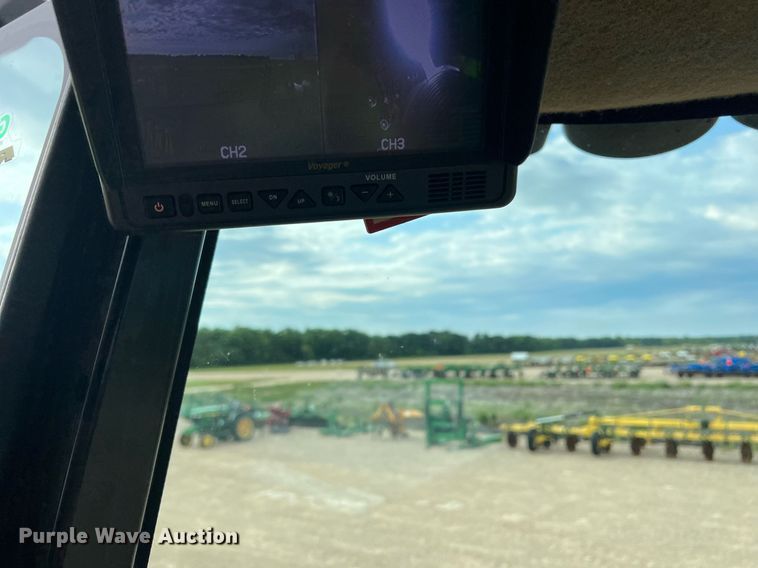 image for item DK7748 2014 John Deere 7760  RWA cotton picker