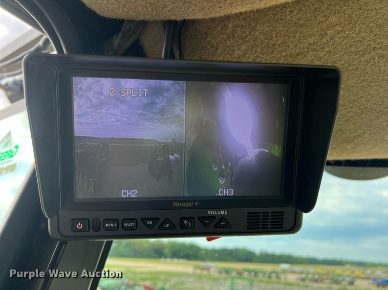 image for item DK7748 2014 John Deere 7760  RWA cotton picker