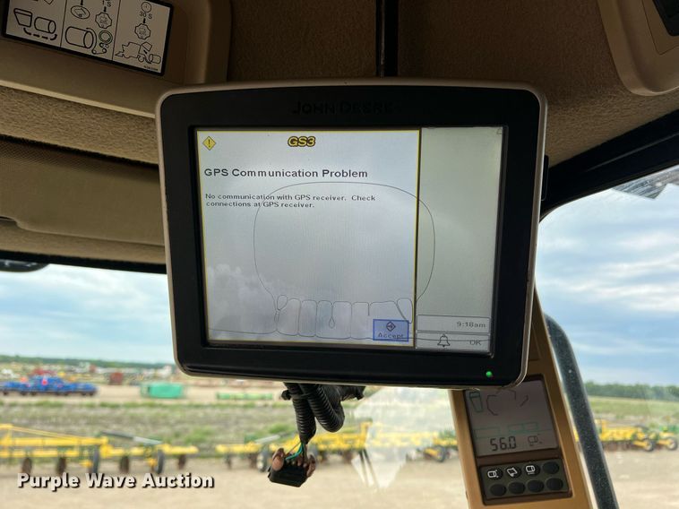 image for item DK7748 2014 John Deere 7760  RWA cotton picker