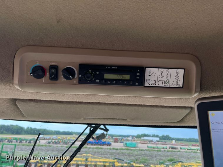 image for item DK7748 2014 John Deere 7760  RWA cotton picker