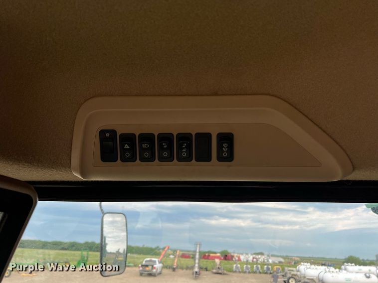 image for item DK7748 2014 John Deere 7760  RWA cotton picker