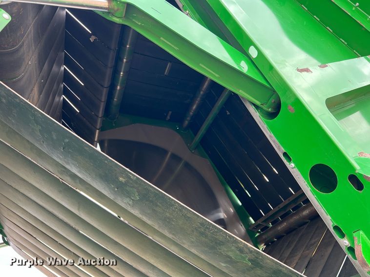 image for item DK7748 2014 John Deere 7760  RWA cotton picker