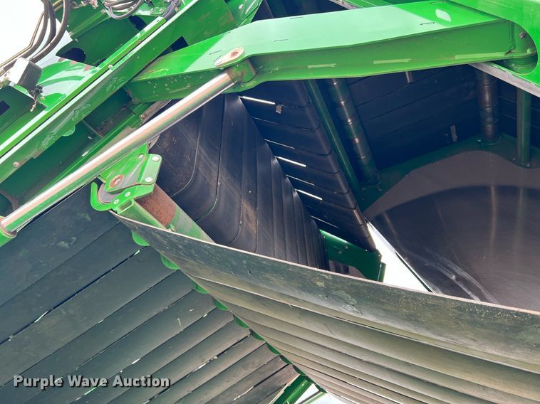 image for item DK7748 2014 John Deere 7760  RWA cotton picker