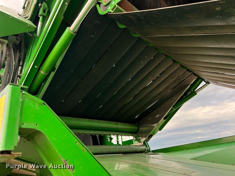 image for item DK7748 2014 John Deere 7760  RWA cotton picker