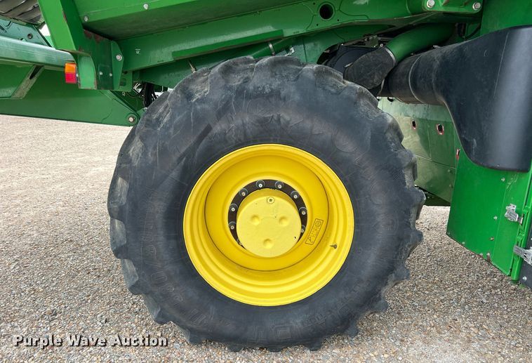 image for item DK7748 2014 John Deere 7760  RWA cotton picker