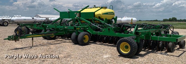image for item DK7749 2013 John Deere 1990 CCS  air seeder