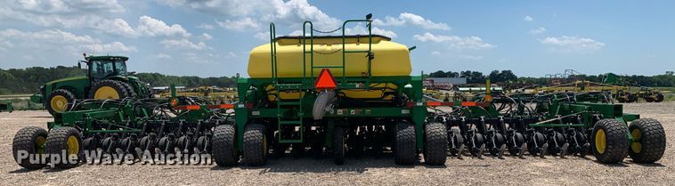 image for item DK7749 2013 John Deere 1990 CCS  air seeder