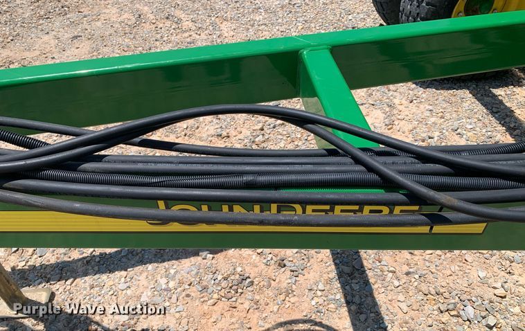 image for item DK7749 2013 John Deere 1990 CCS  air seeder