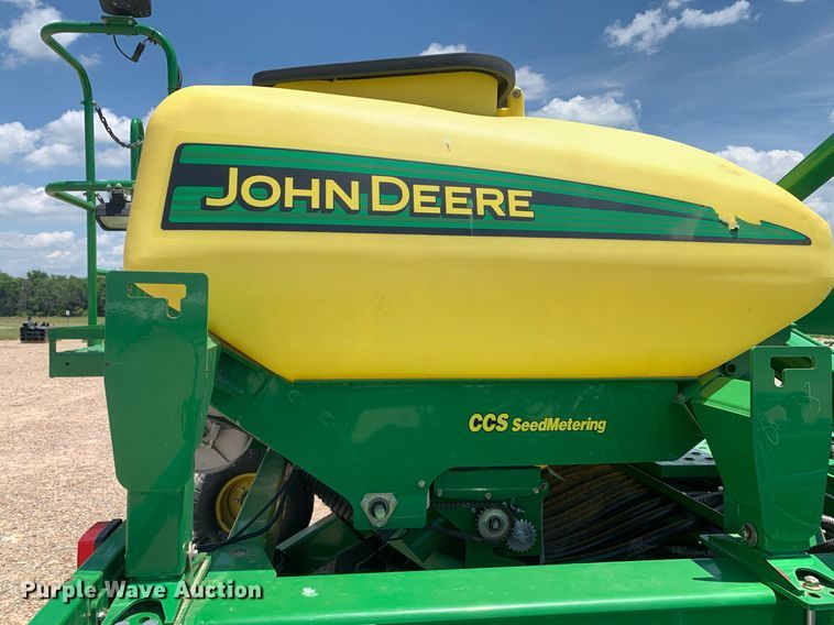 image for item DK7749 2013 John Deere 1990 CCS  air seeder