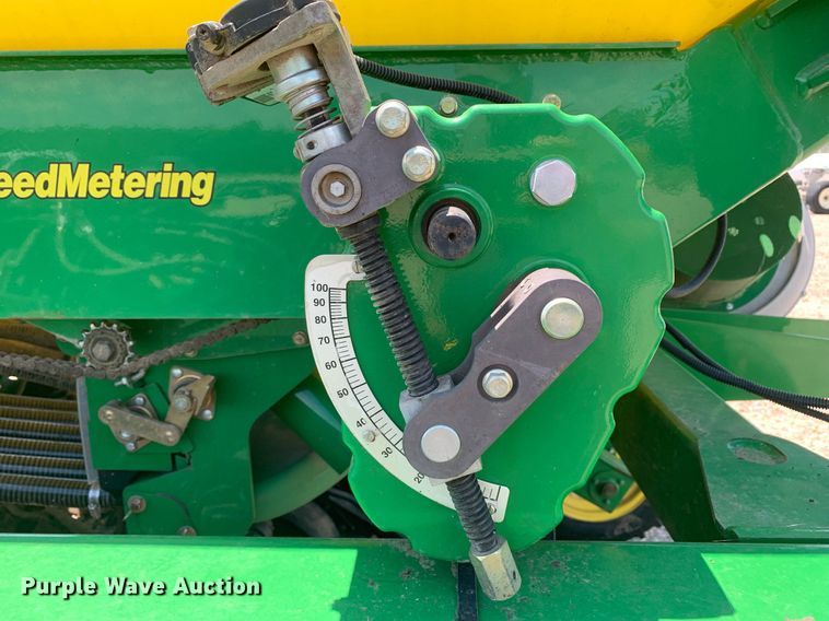 image for item DK7749 2013 John Deere 1990 CCS  air seeder